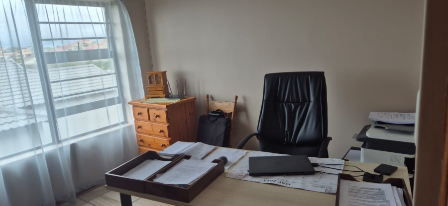 4 Bedroom Property for Sale in Seemeeu Park Western Cape